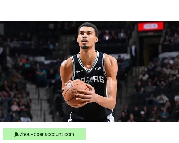 文班亚马：全队团结合作互相支持 我们将继续坚持为球队做出无声贡献